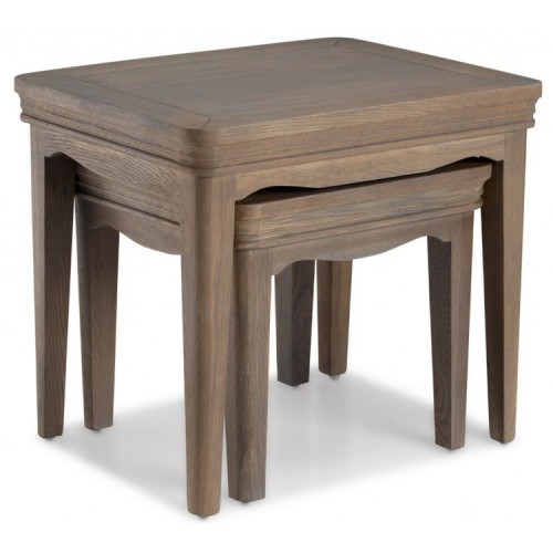 Vezelay Oak Furniture Nest of 2 Tables