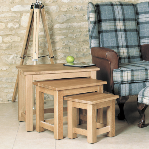 Mobel Oak Furniture Nest of 3 Coffee Tables 